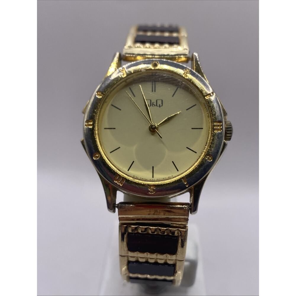 Vintage Q&Q Womens Wind Mechancial Watch Works! Stretch Band